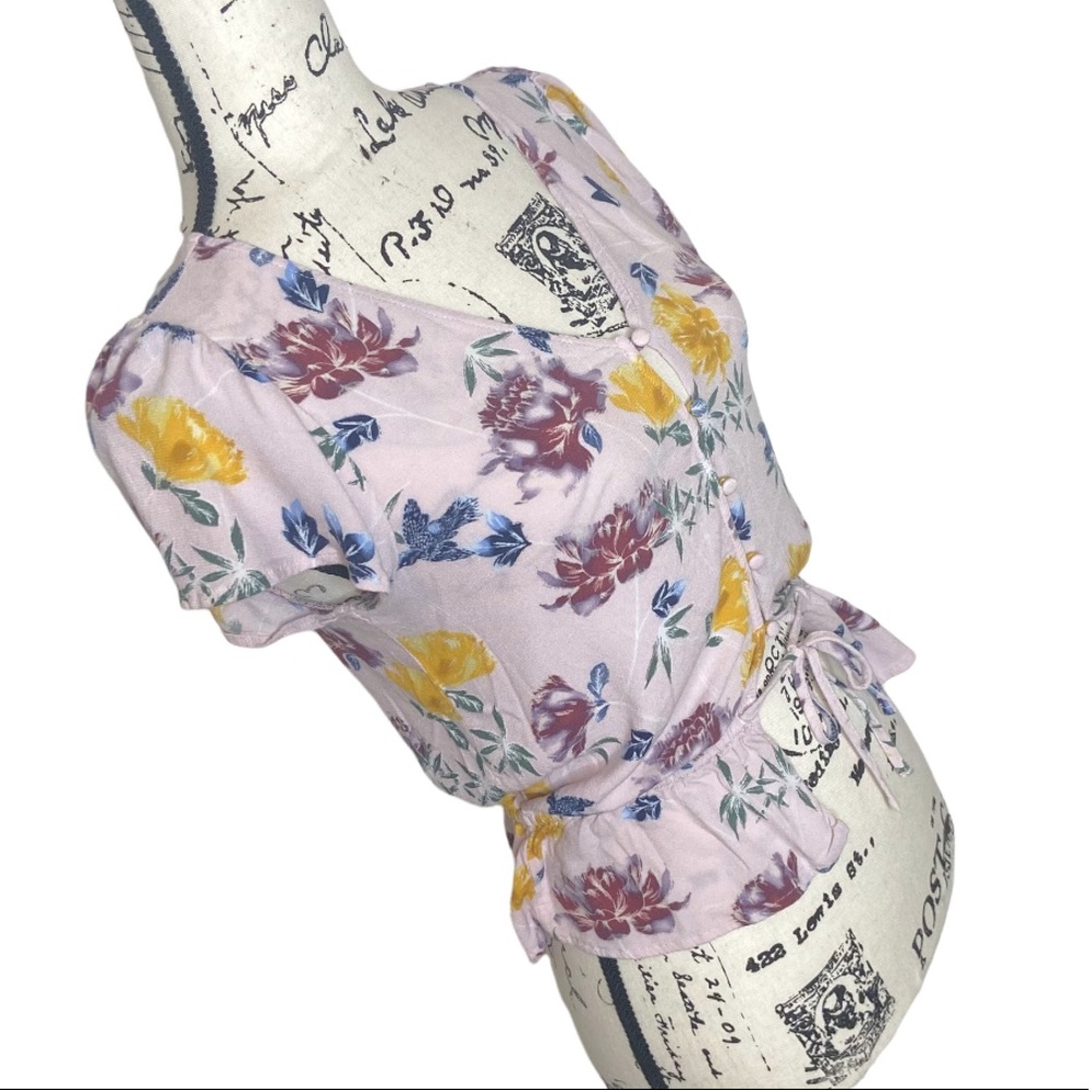 Aeropostale Pink Crepe Floral Bird Flutter Blouse - Picture 4 of 6